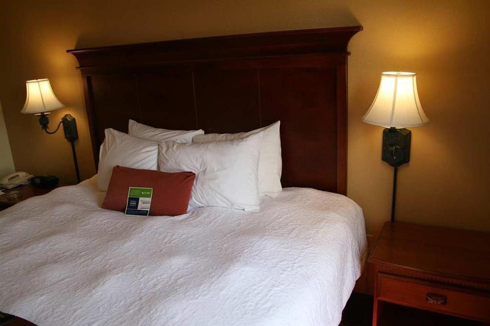 Hampton Inn & Suites Mccomb Oda fotoğraf
